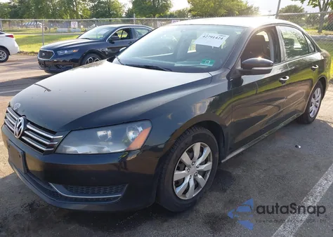 2013 Volkswagen Passat 2.5L S из США, поврежденный, VIN 1VWAP7A35DC033238